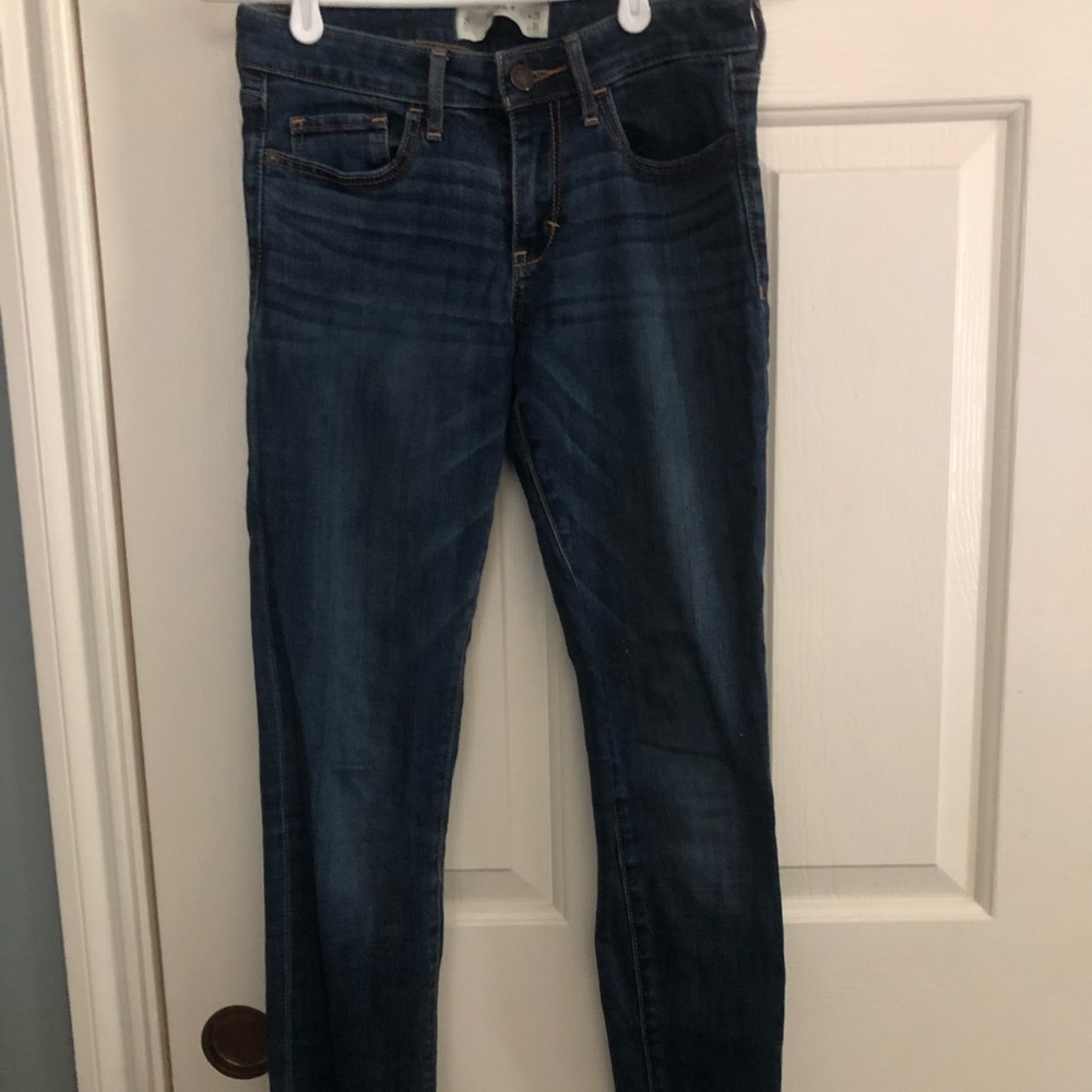 ABERCROMBIE DARK WASH JEANS